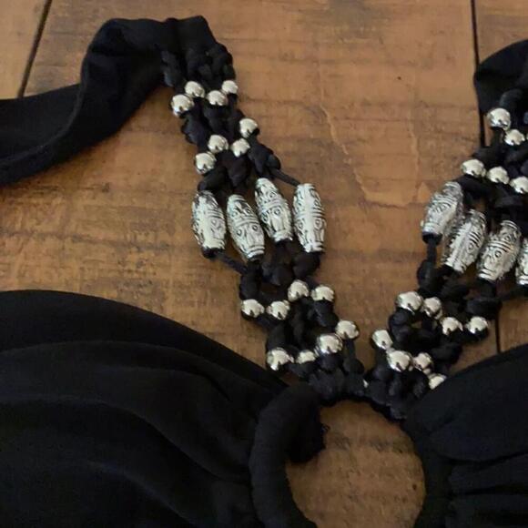 Black dress - Picture 3 of 4